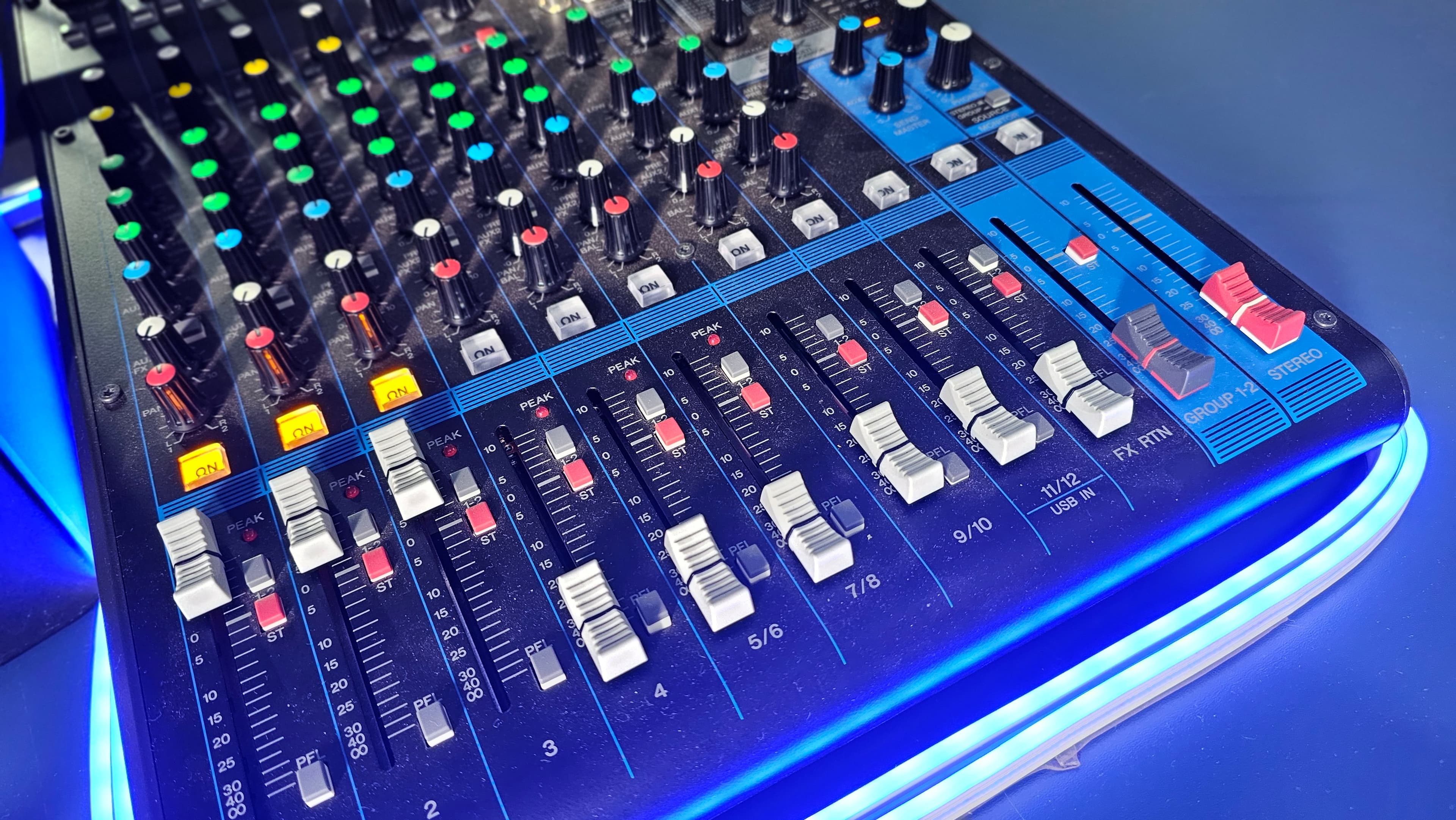 Mesa de áudio para podcast profissional em Rolândia PR