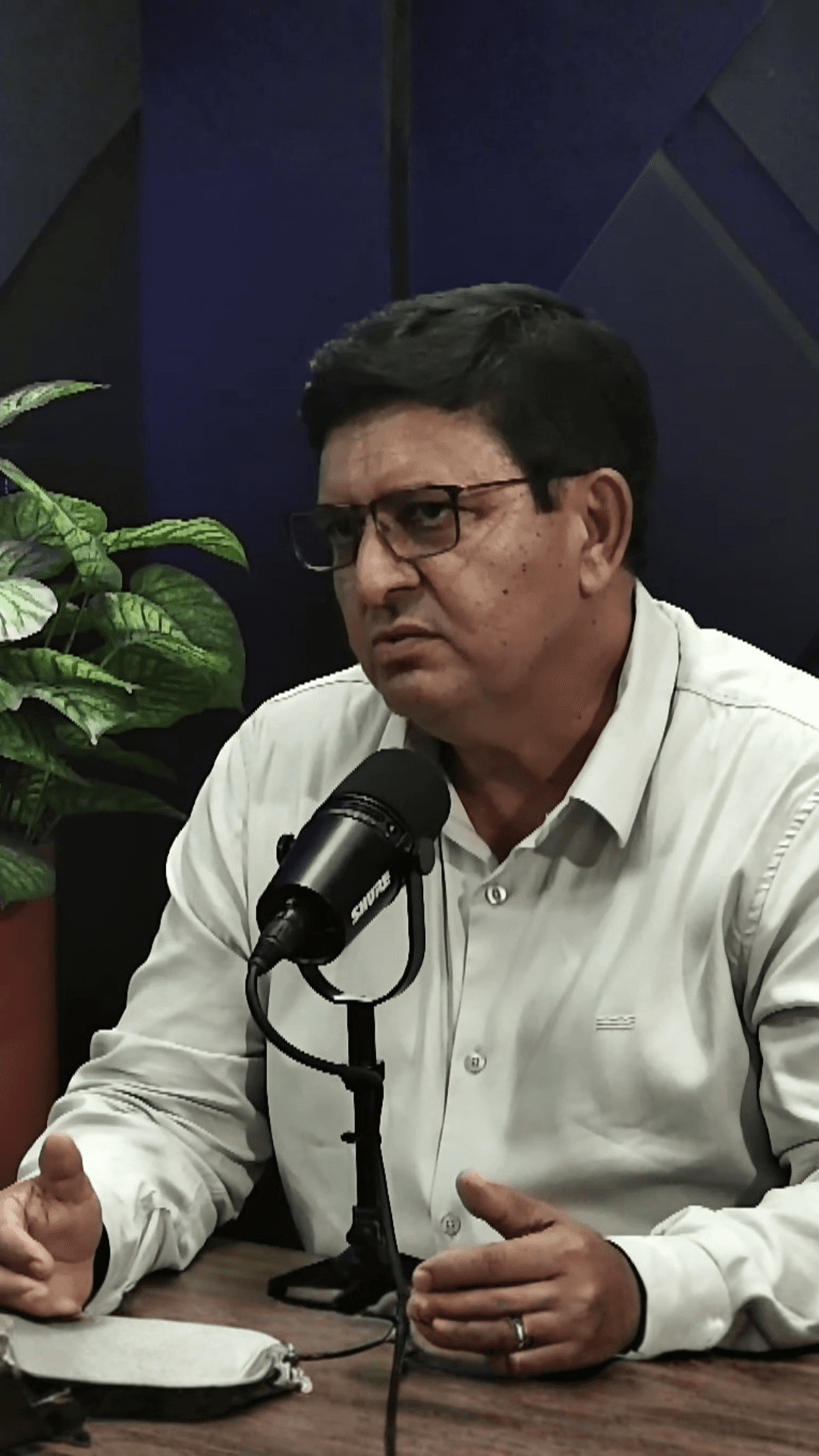 Convidado famoso gravando em estúdio profissional Rolândia PR